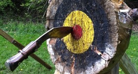 Rzut nożem / tomahawkiem