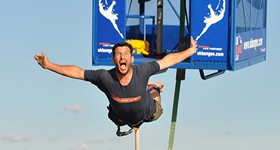 Skoki bungee jumping