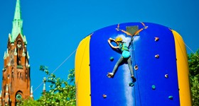 Climbing wall