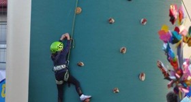 Dmuchana ścianka wspinaczkowa